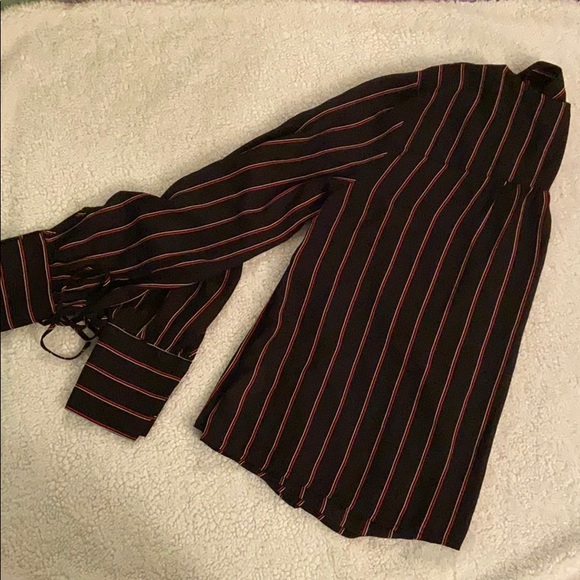 Women’s blouse size Medium - Picture 3 of 3